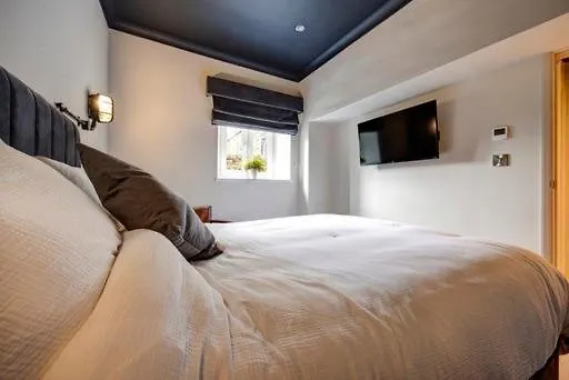 Croft House * Bentham