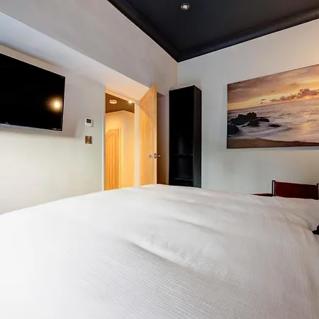 Croft House * Bentham